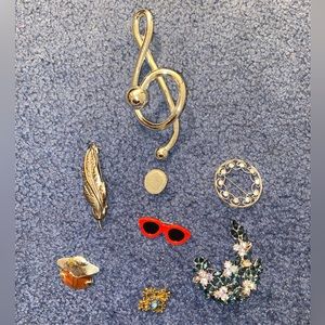 Assorted Vintage Brooches/Pins